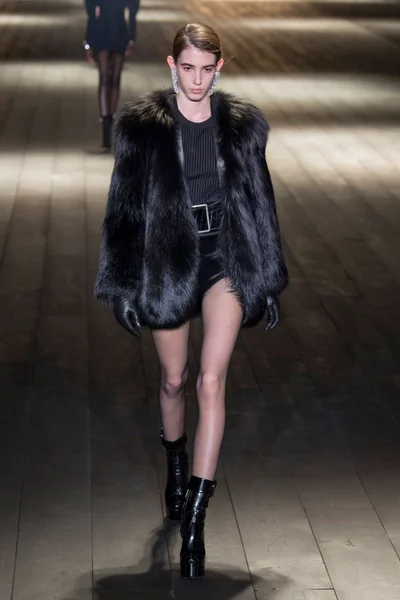 Look 14